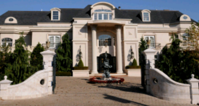  Paul Castellano’s Staten island mansion